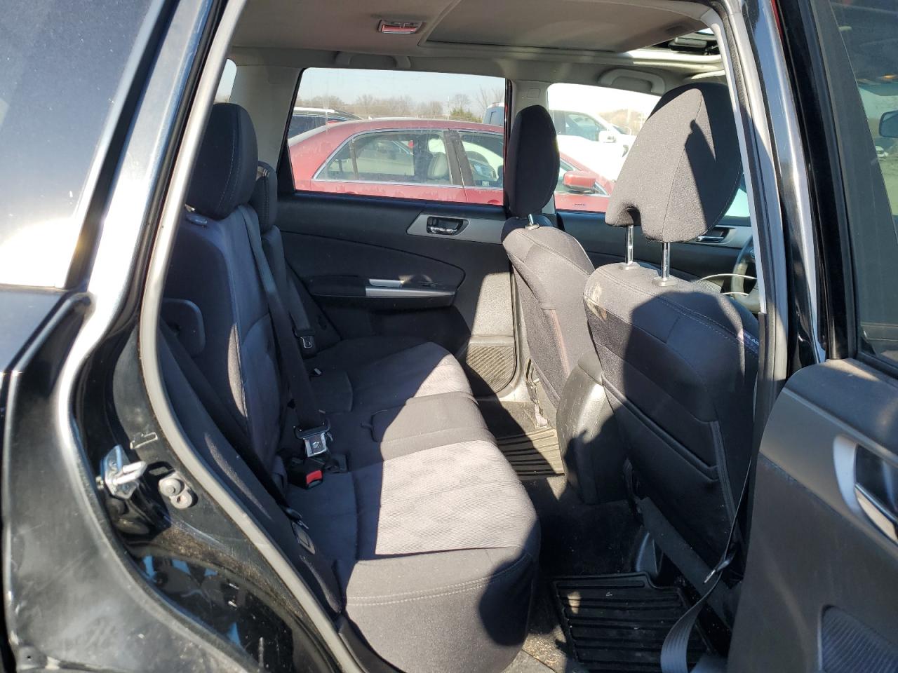 2010 Subaru Forester - Image 11
