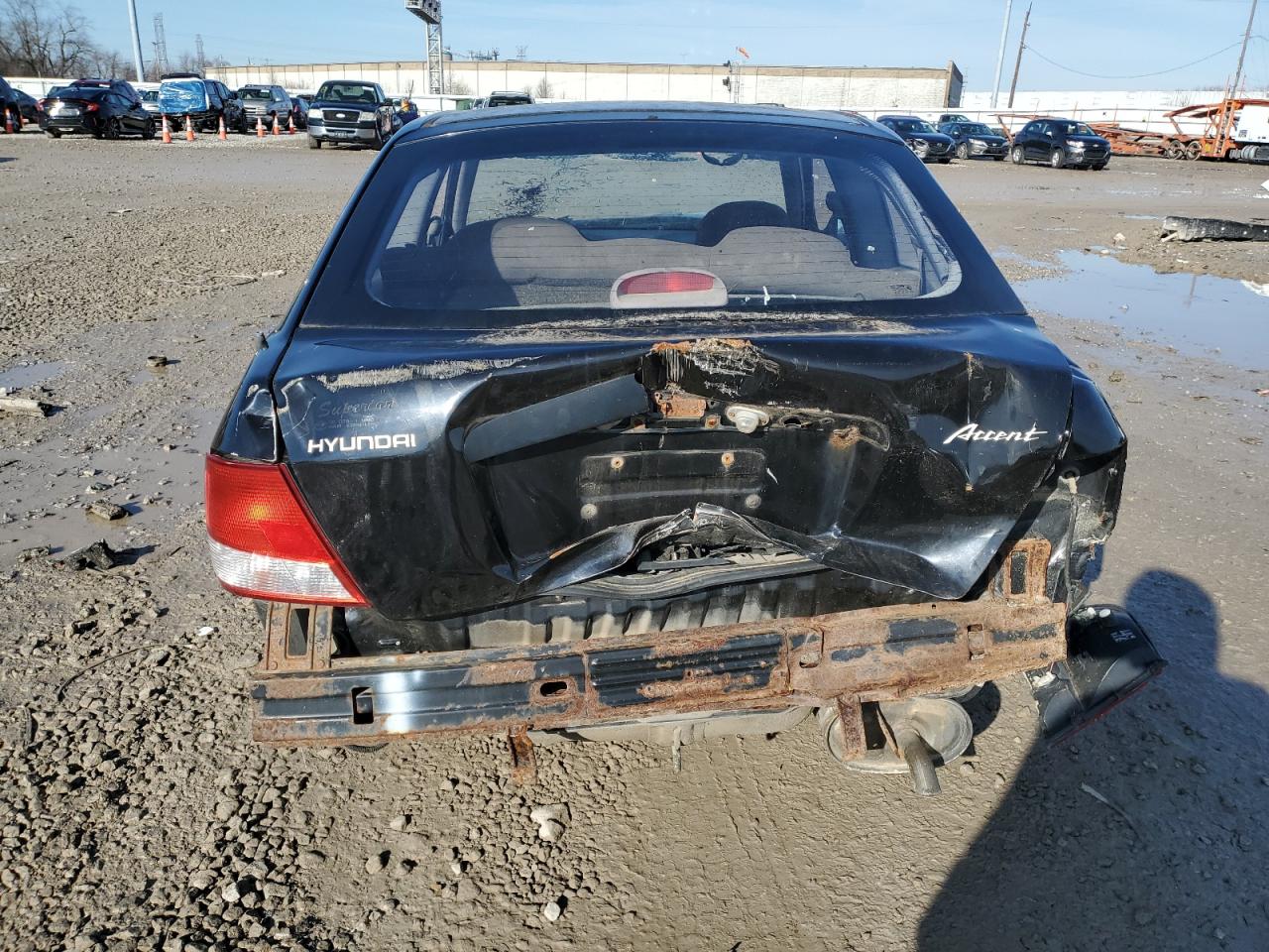 2002 Hyundai Accent - Image 6