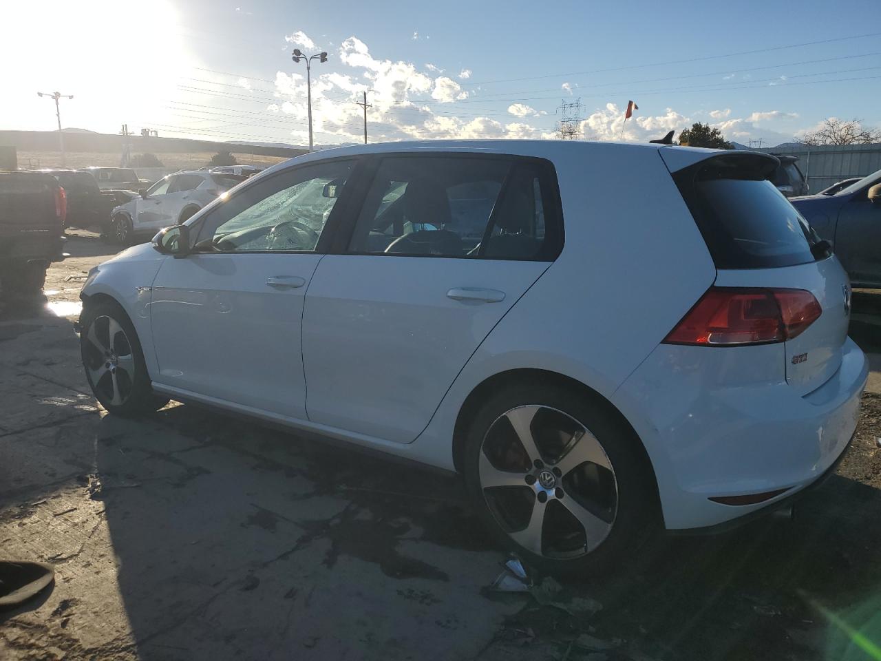 2016 Volkswagen GTI - Image 2