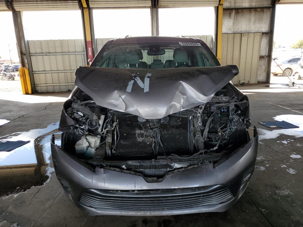2018 Toyota Sienna - Image 5