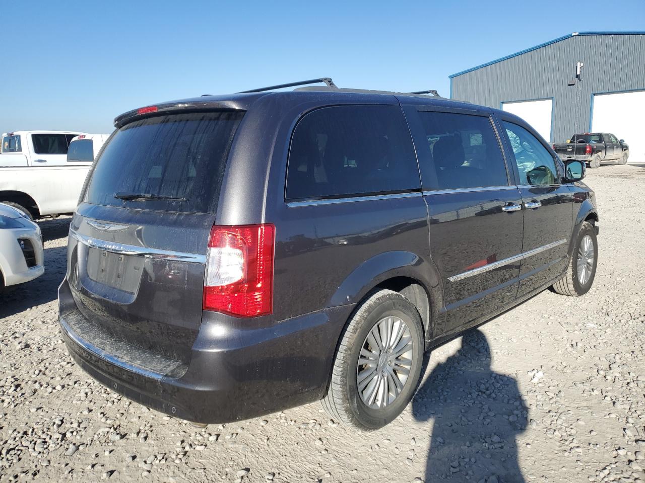 2015 Chrysler Town & Country - Image 3