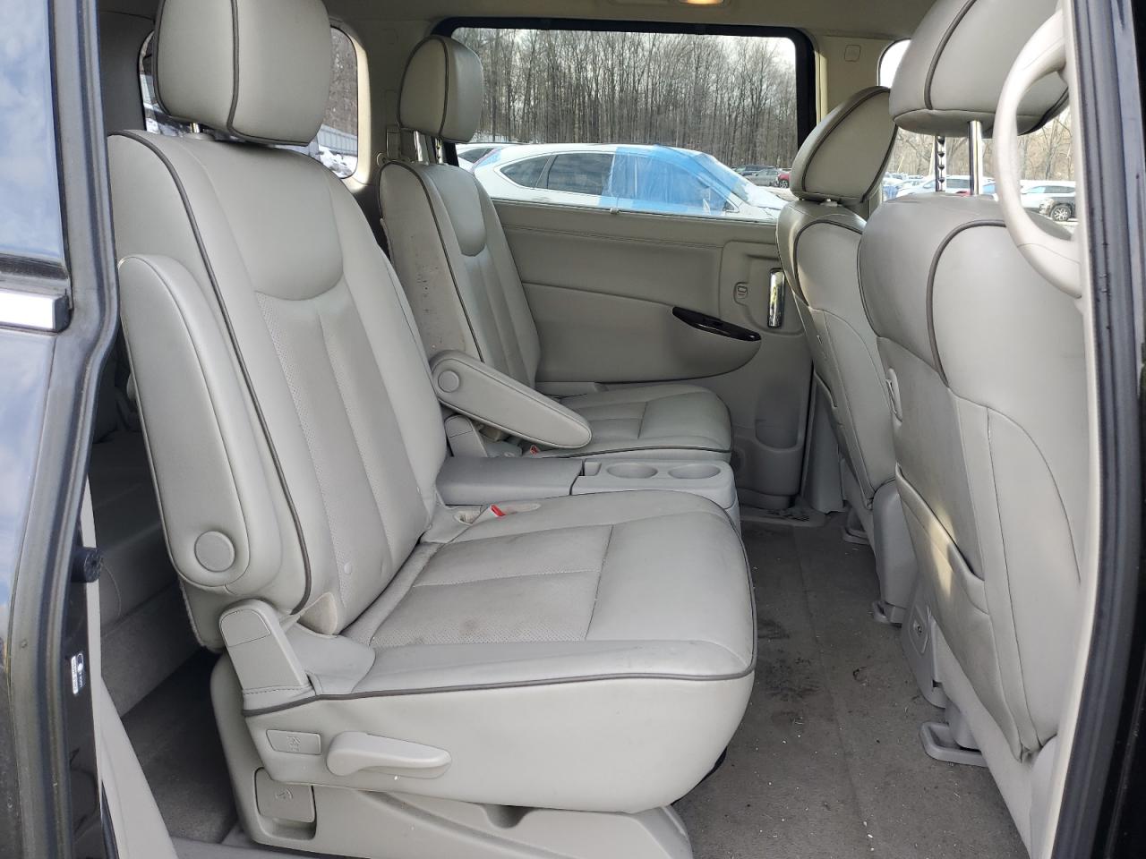 2015 Nissan Quest - Image 11