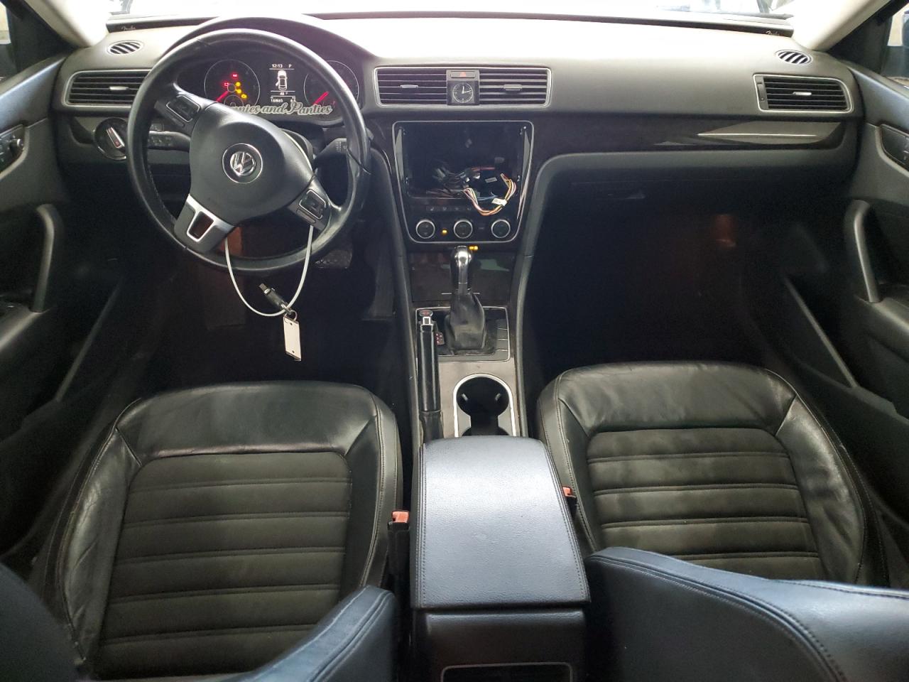 2014 Volkswagen Passat - Image 8