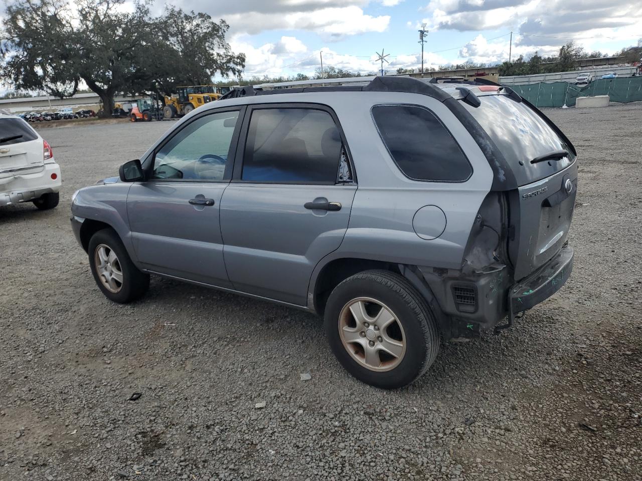 2005 Kia Sportage - Image 2