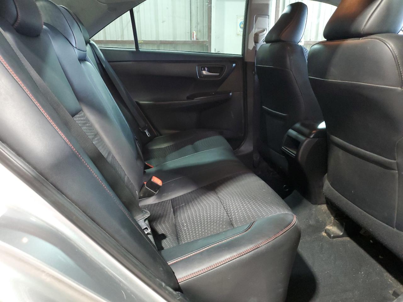 2015 Toyota Camry - Image 11