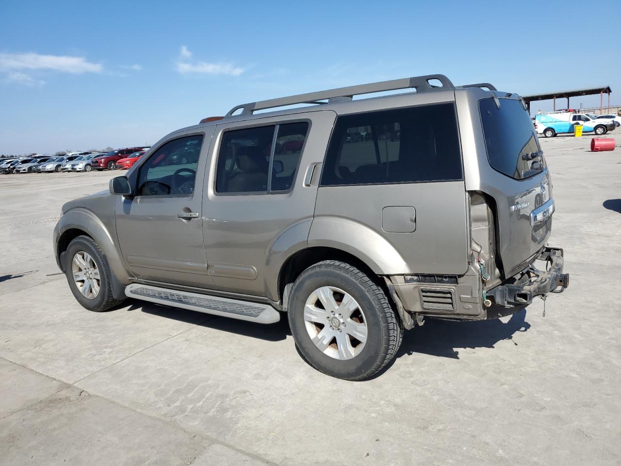 2009 Nissan Pathfinder - Image 2