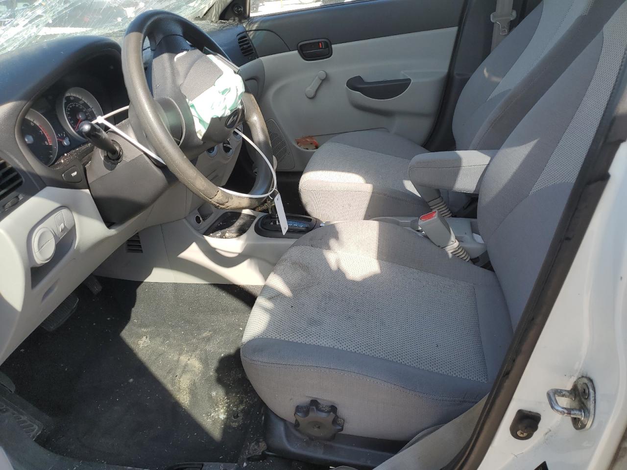 2009 Hyundai Accent - Image 7