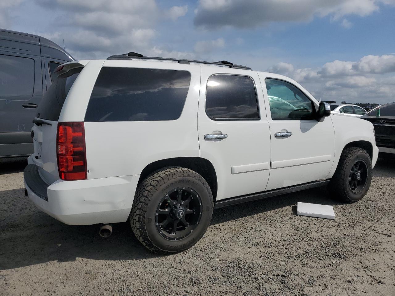 2007 Chevrolet Tahoe - Image 3