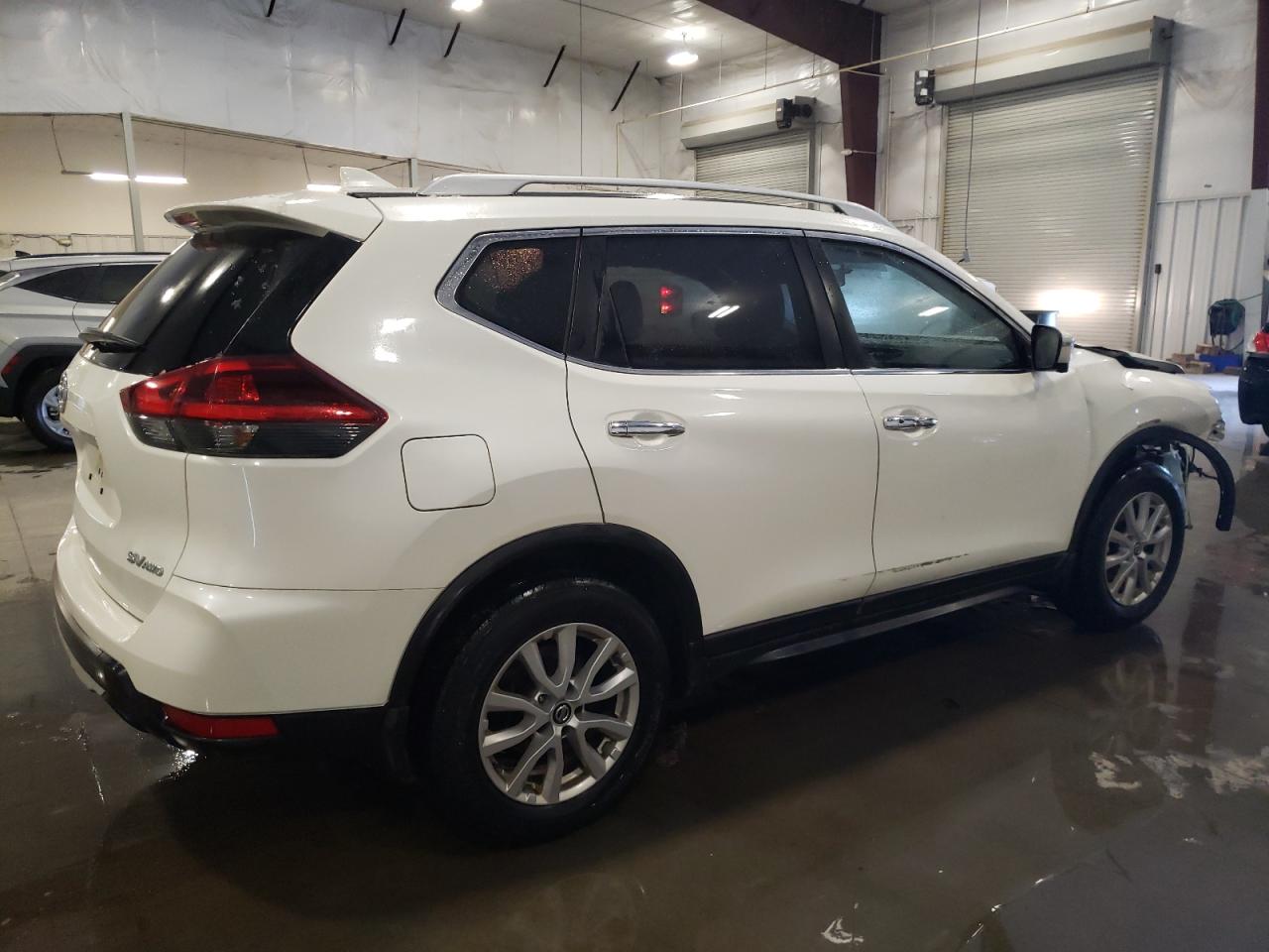 2018 Nissan Rogue - Image 3