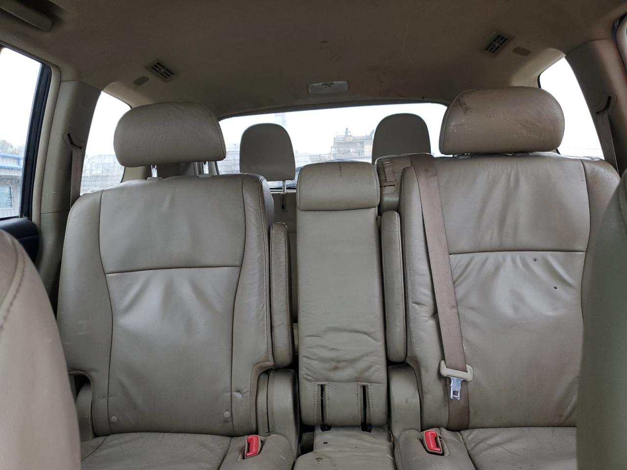 2011 Toyota Highlander - Image 10