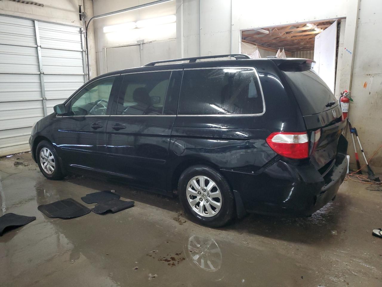 2007 Honda Odyssey - Image 2