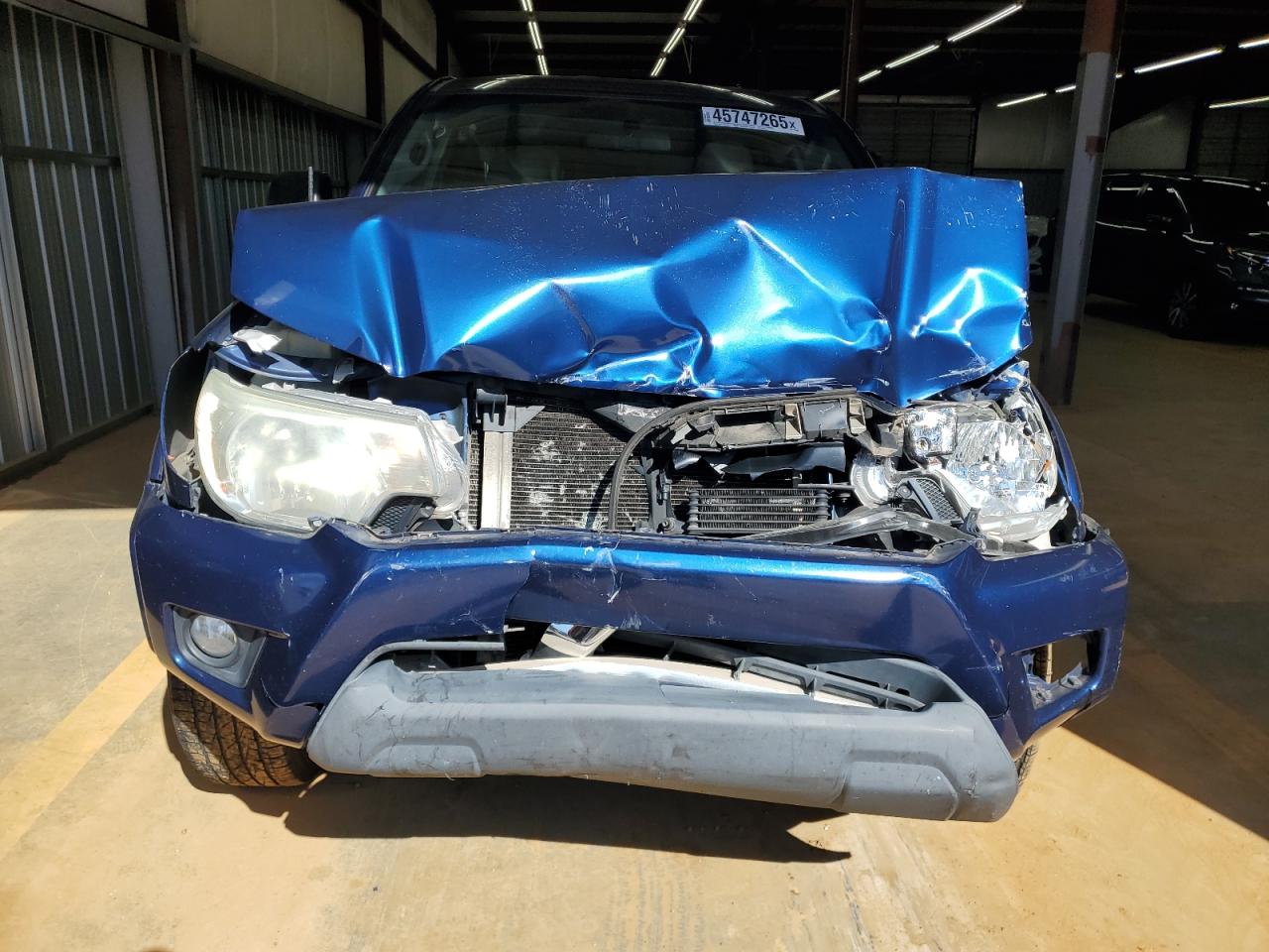 2015 Toyota Tacoma - Image 5