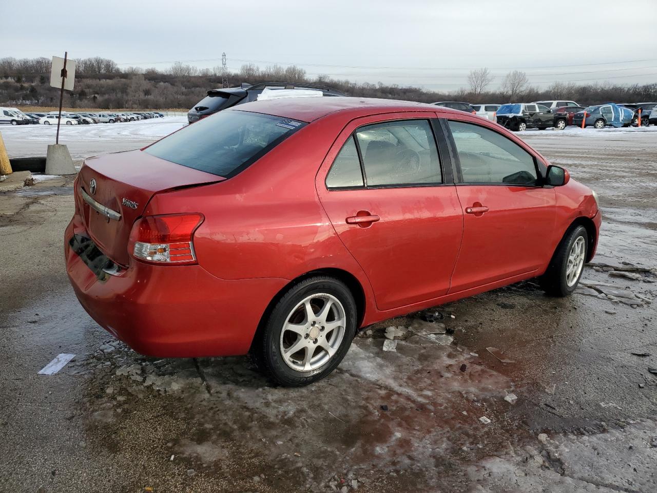 2012 Toyota Yaris - Image 3