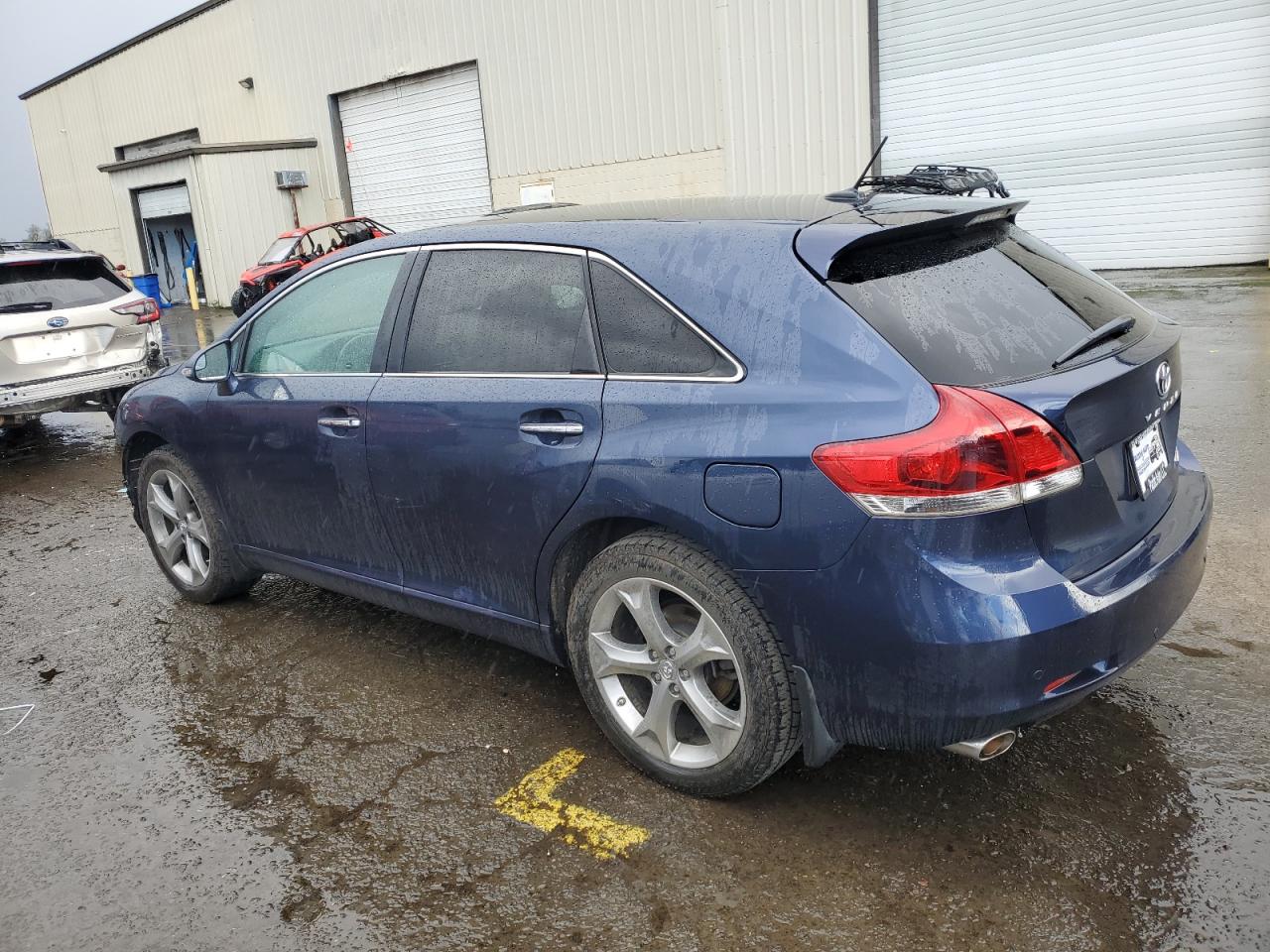 2015 Toyota Venza - Image 2