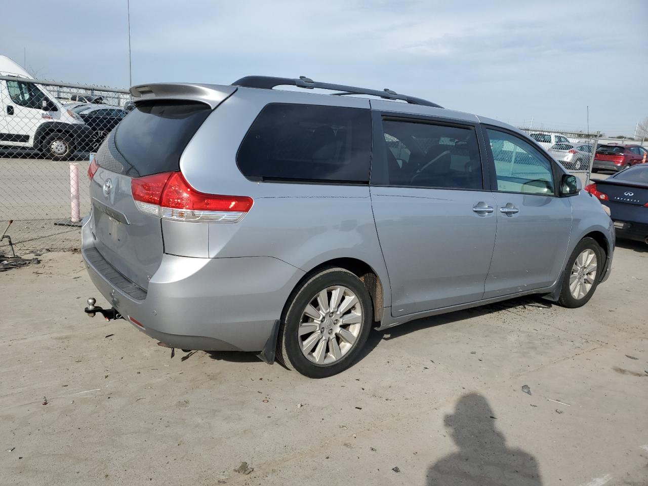 2014 Toyota Sienna - Image 3