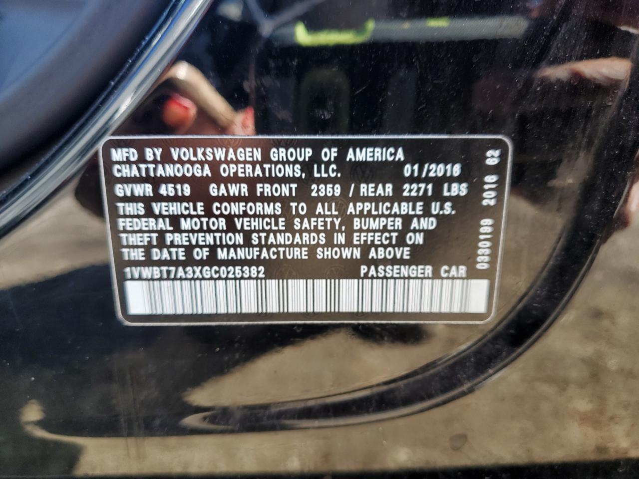 2016 Volkswagen Passat - Image 14