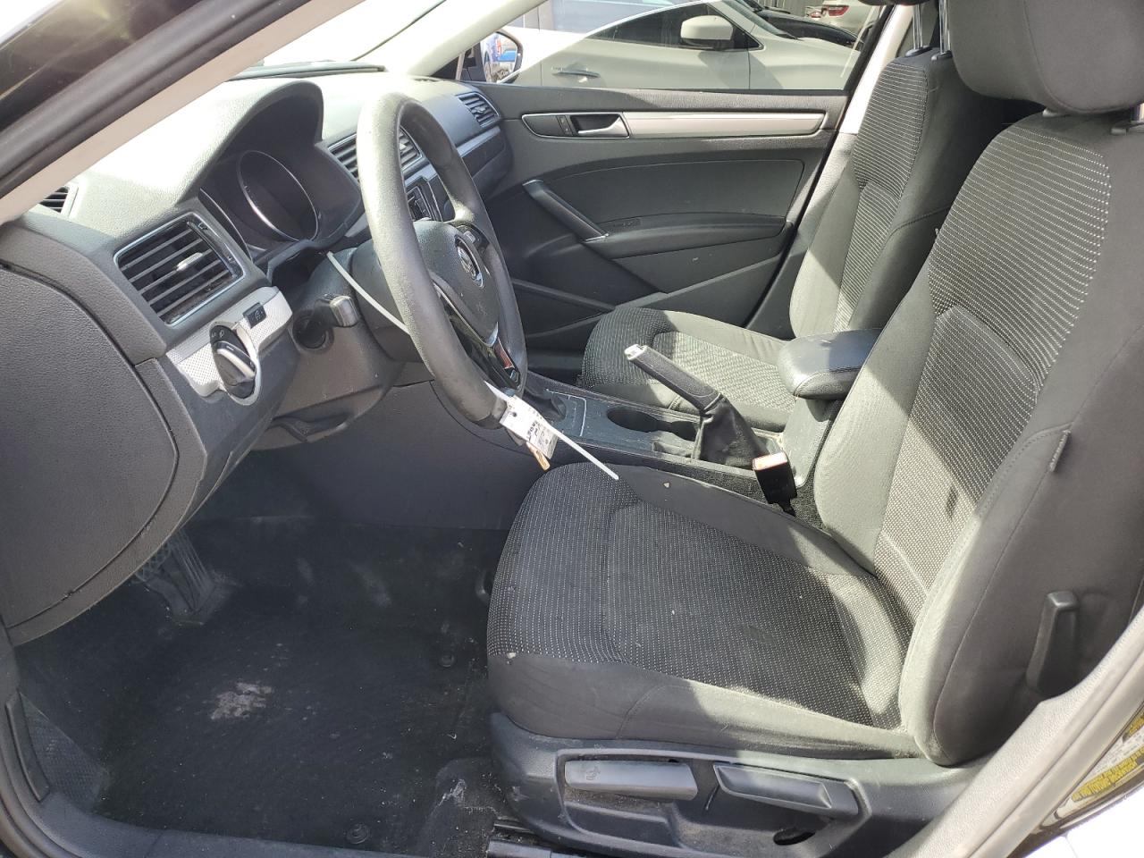 2016 Volkswagen Passat - Image 7