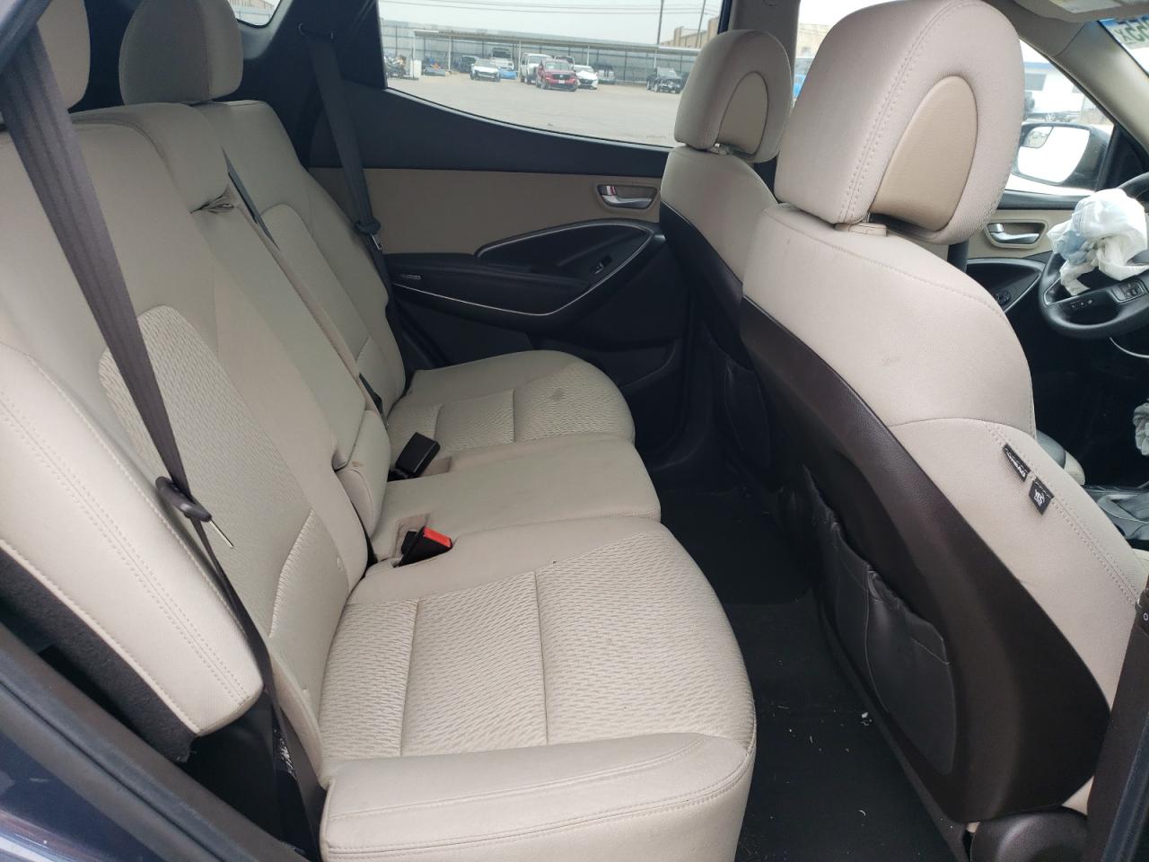 2017 Hyundai Santa Fe - Image 11