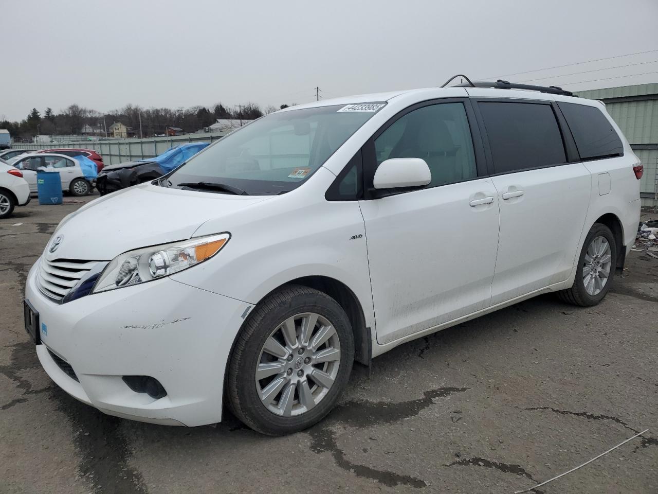 2017 Toyota Sienna - Image 1