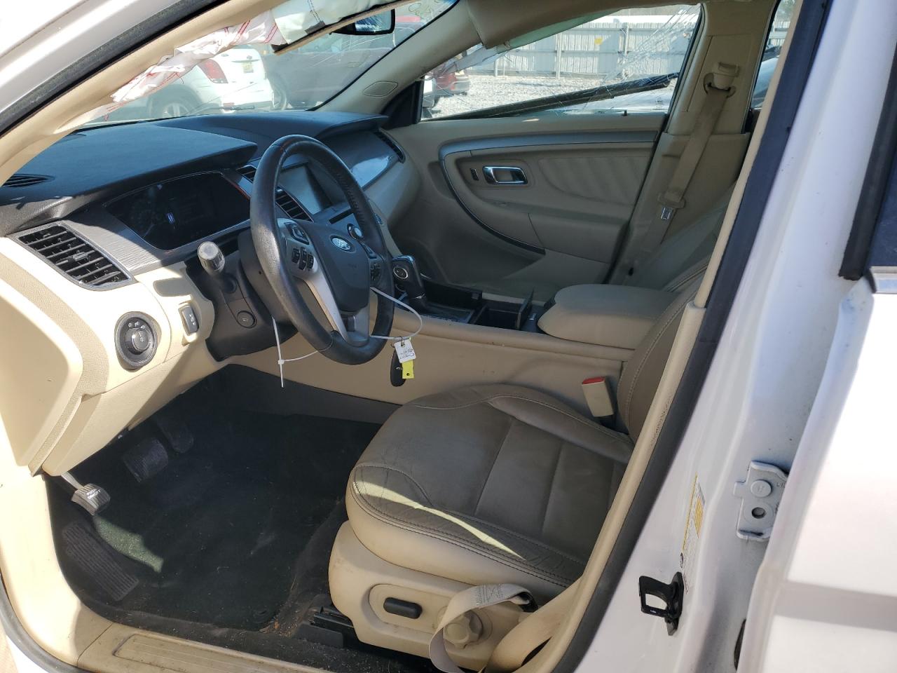 2015 Ford Taurus - Image 7