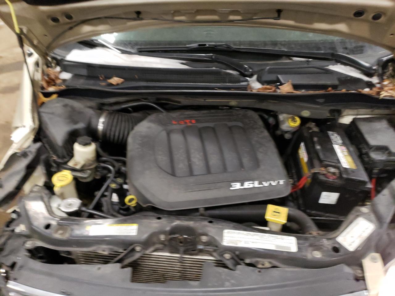 2011 Chrysler Town & Country - Image 12