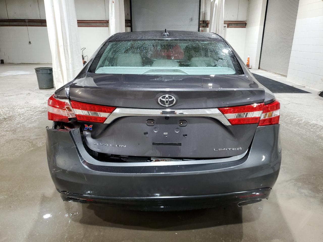 2015 Toyota Avalon - Image 6