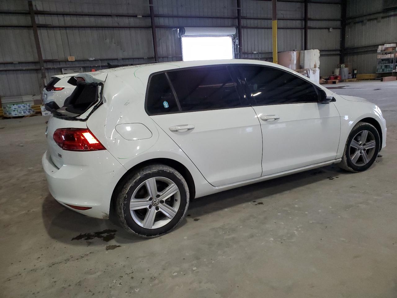 2017 Volkswagen Golf - Image 3