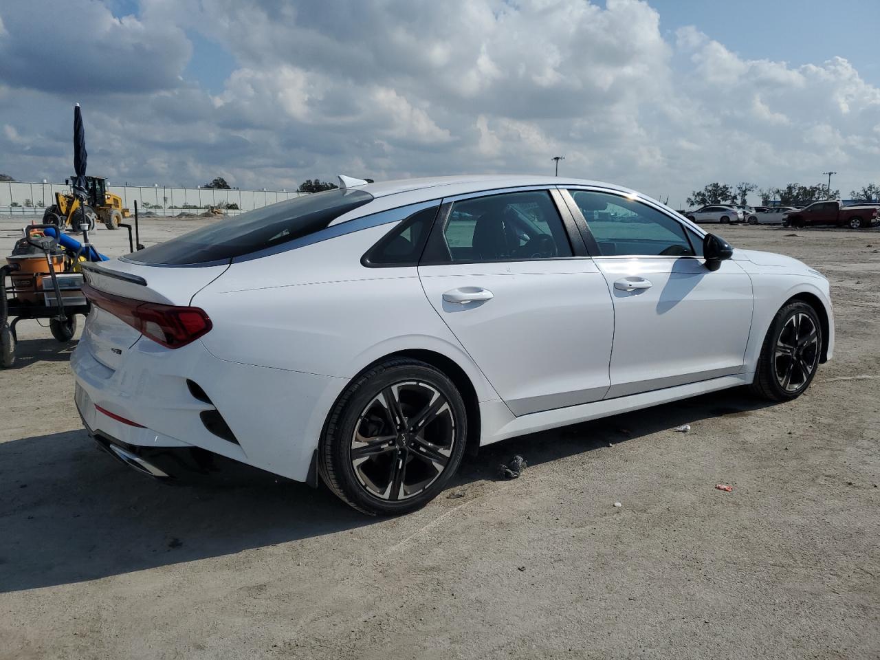 2022 Kia K5 - Image 3