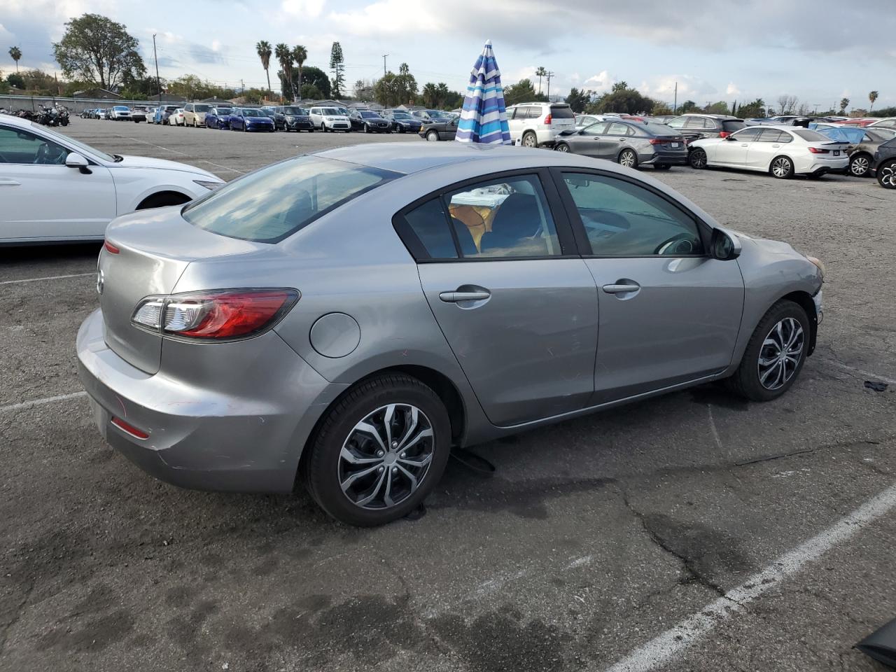 2013 Mazda 3 - Image 3