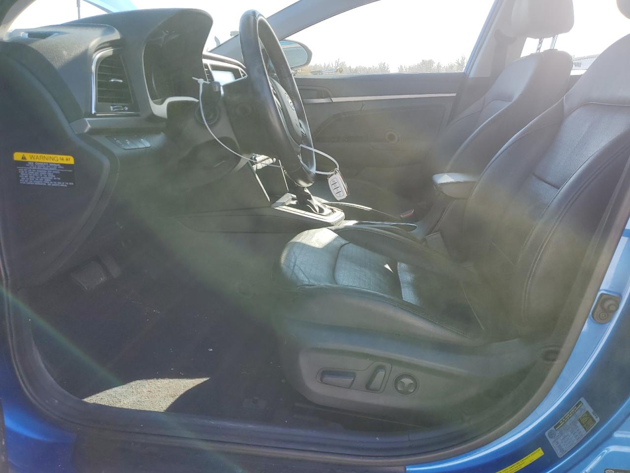2017 Hyundai Elantra - Image 7