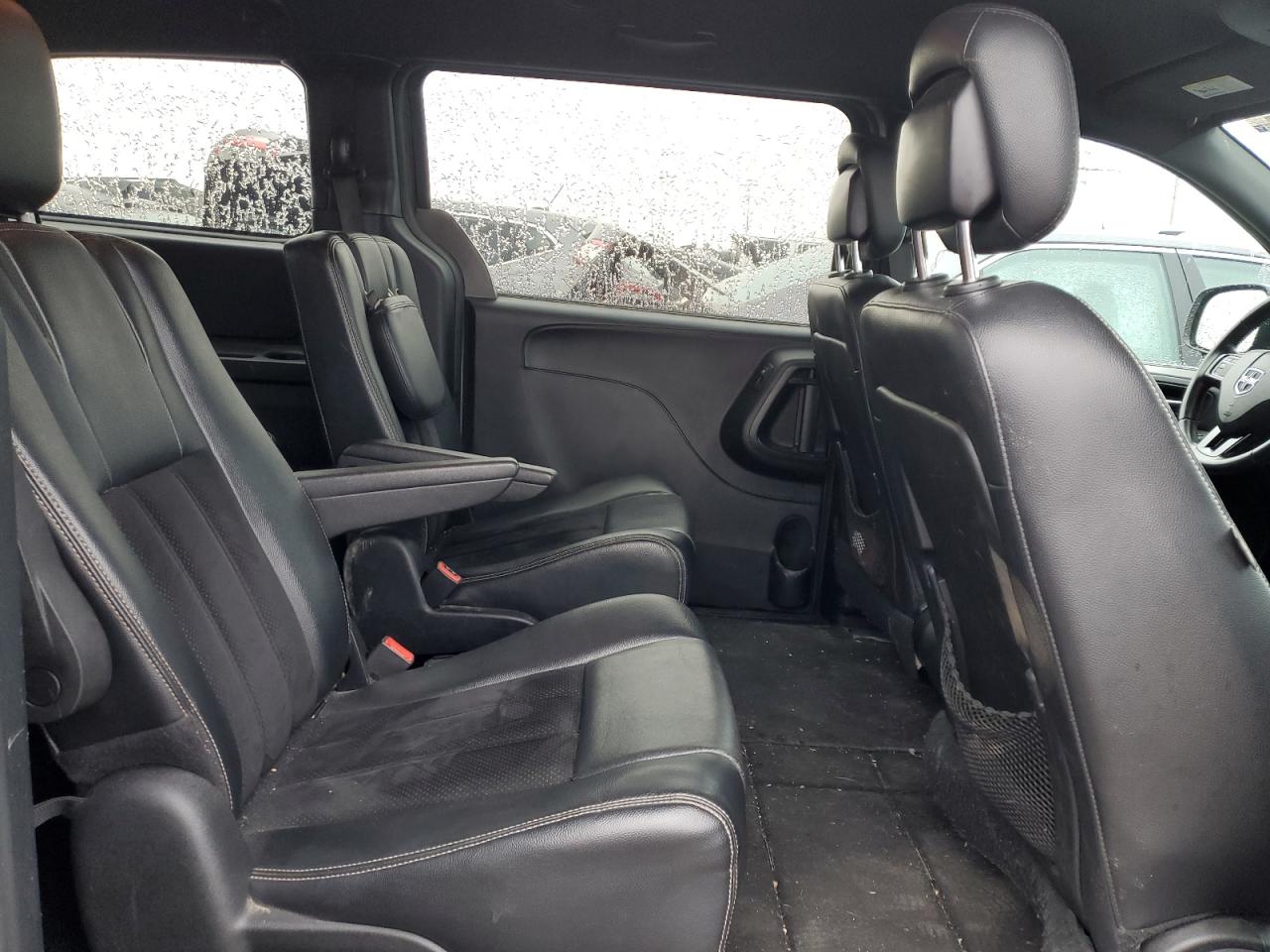 2015 Dodge Caravan - Image 11