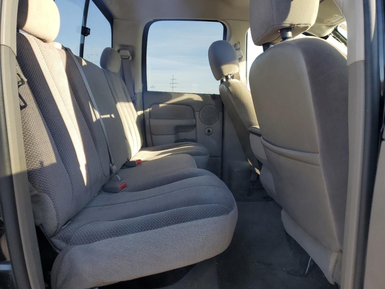 2004 Dodge RAM - Image 10