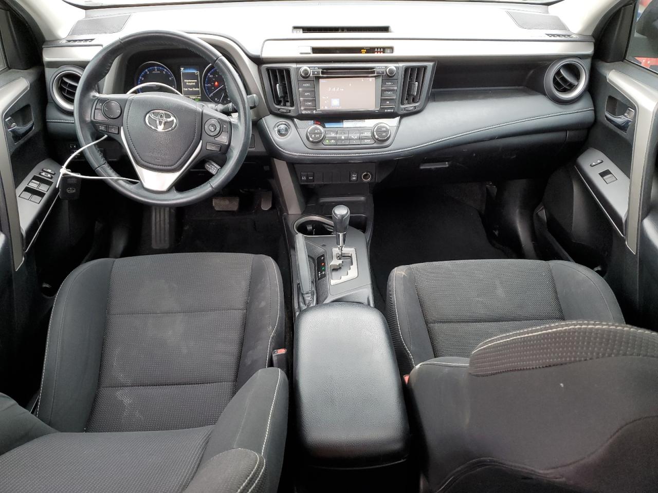 2018 Toyota RAV 4 - Image 8