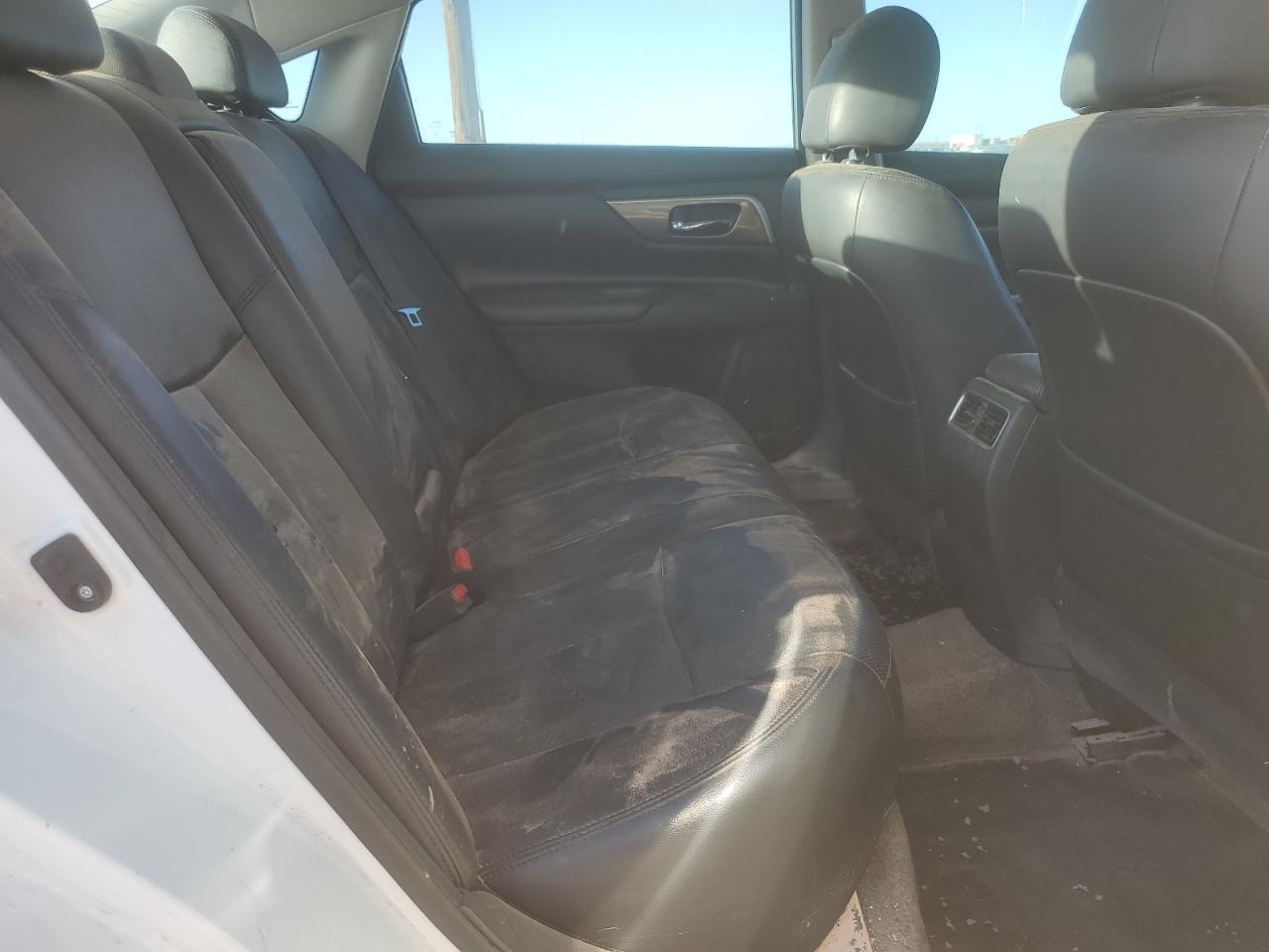 2015 Nissan Altima - Image 10