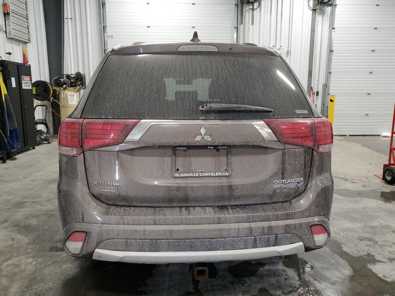 2018 Mitsubishi Outlander - Image 6