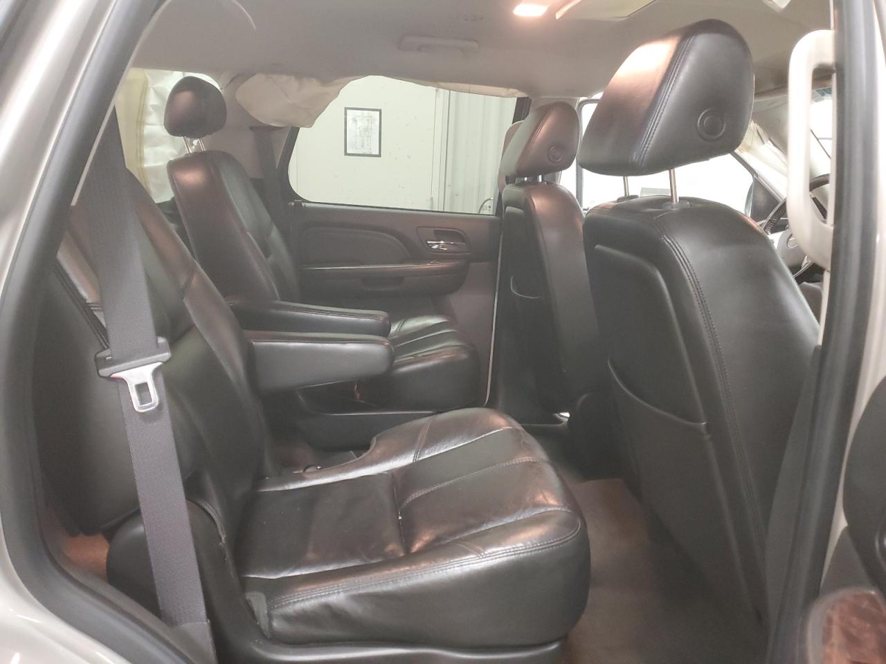 2008 GMC Yukon - Image 11