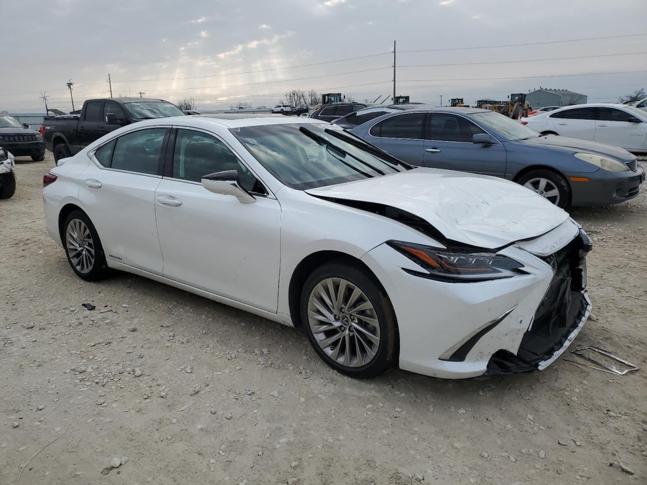 2019 Lexus ES - Image 4