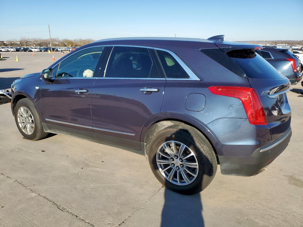 2019 Cadillac XT5 - Image 2