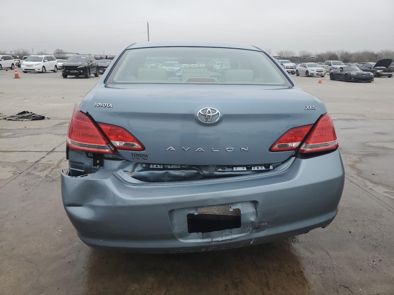 2007 Toyota Avalon - Image 6