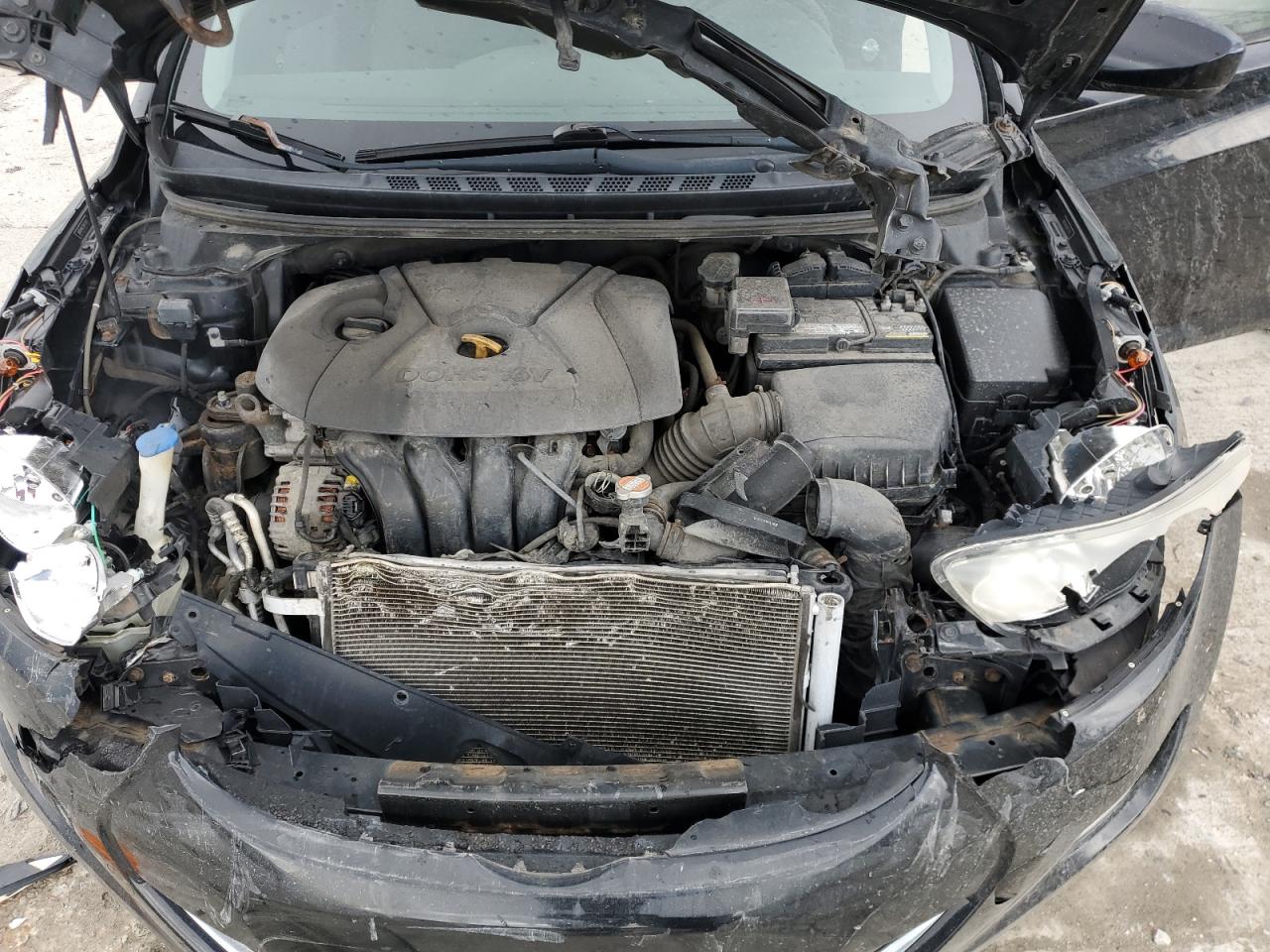 2013 Hyundai Elantra - Image 12