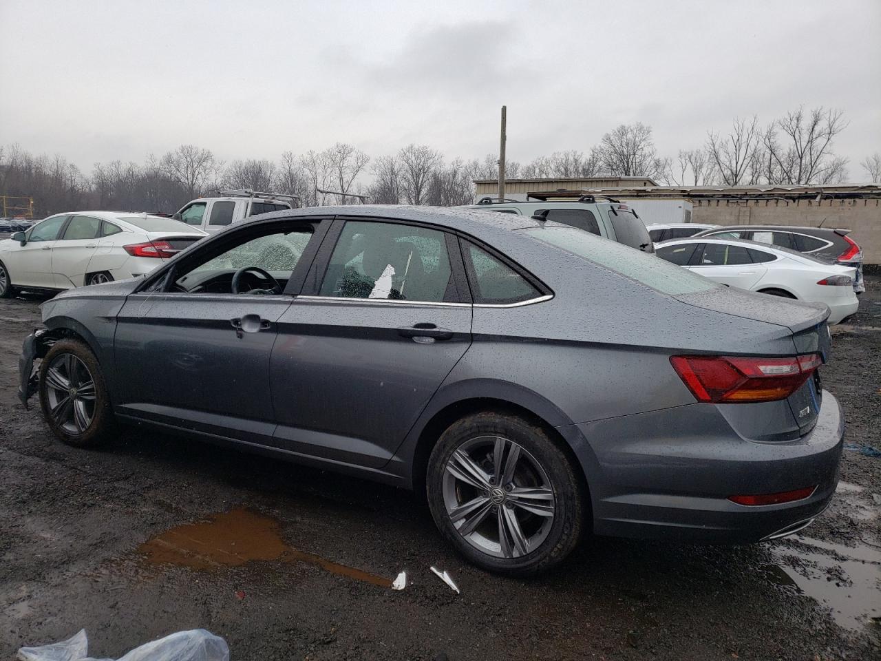2019 Volkswagen Jetta - Image 2