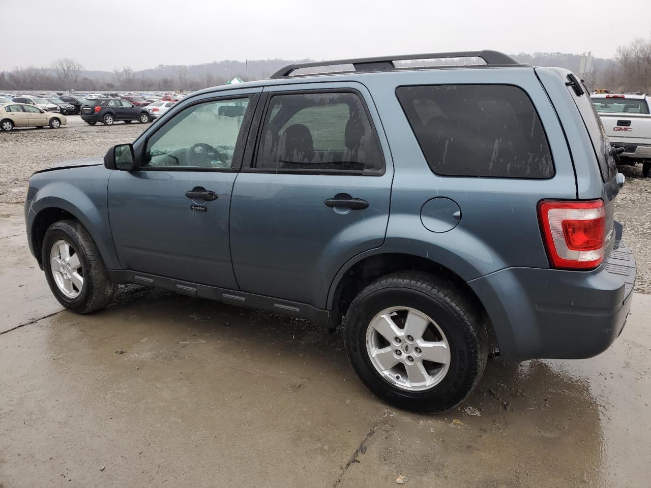 2010 Ford Escape - Image 2