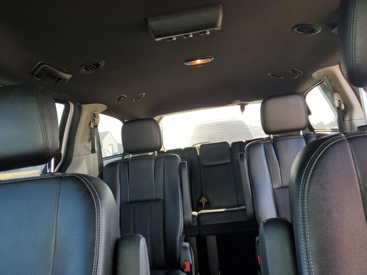 2019 Dodge Caravan - Image 10