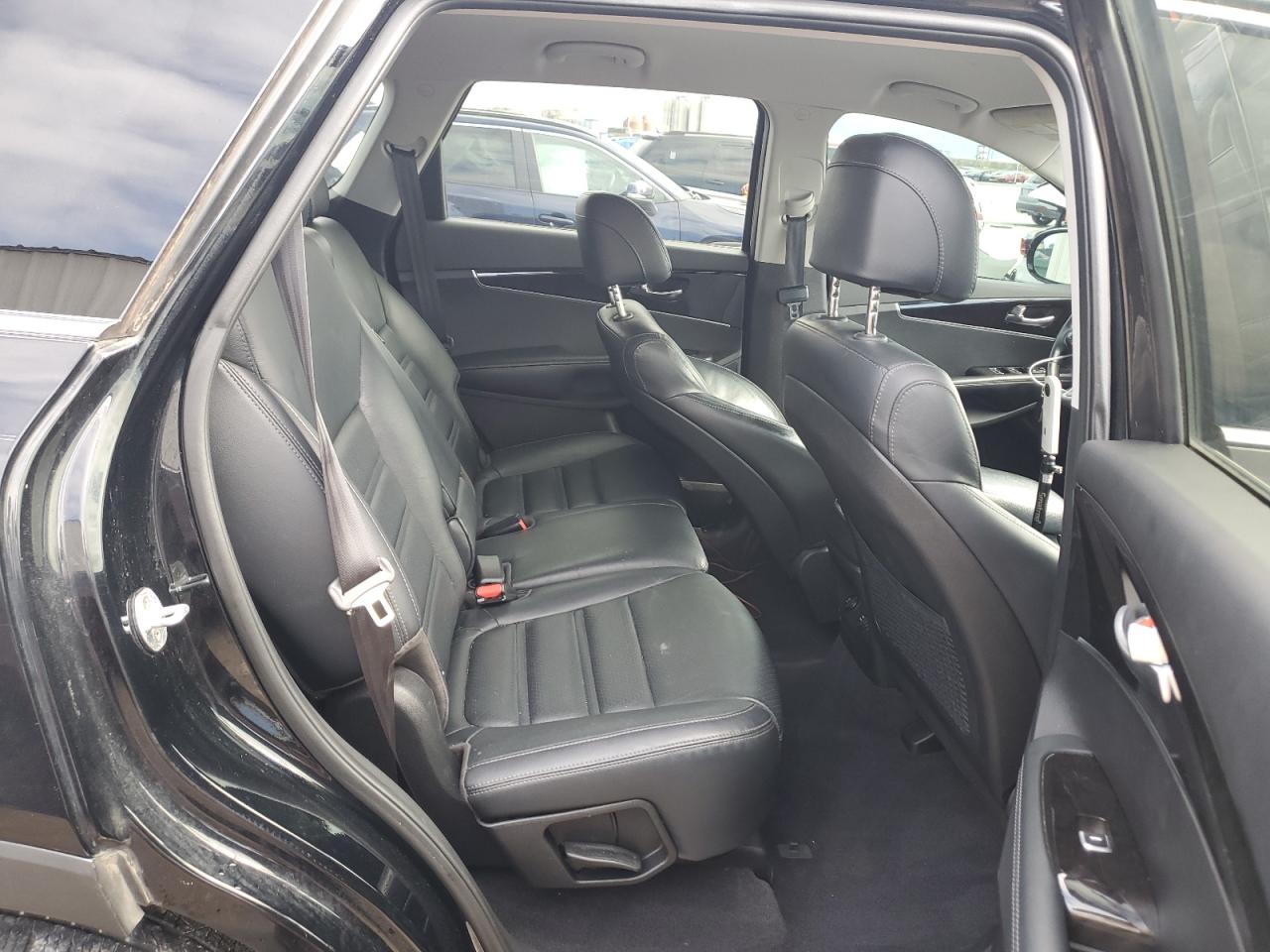 2017 Kia Sorento - Image 11