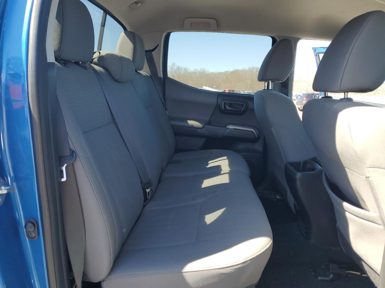 2018 Toyota Tacoma - Image 10