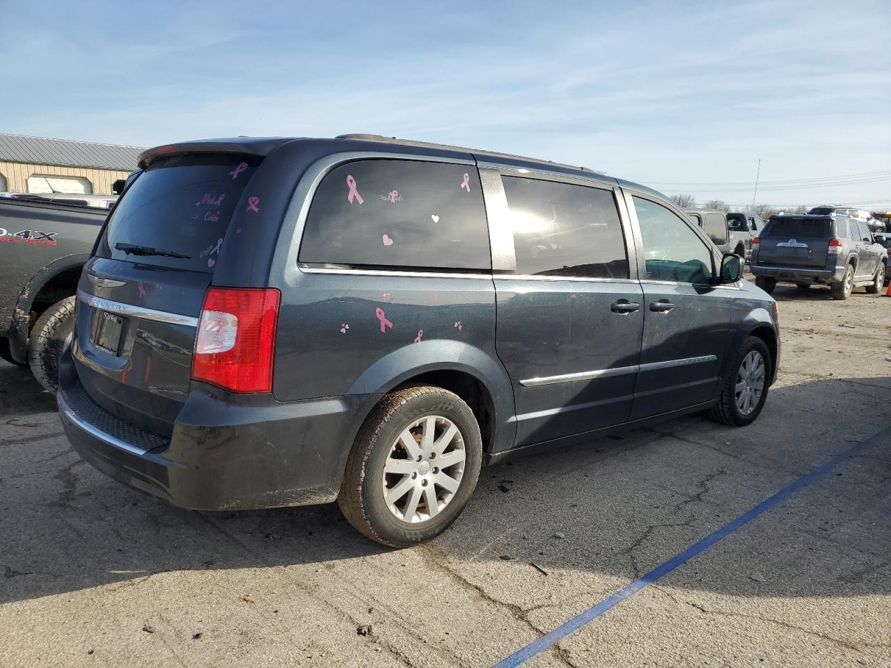 2014 Chrysler Town & Country - Image 3