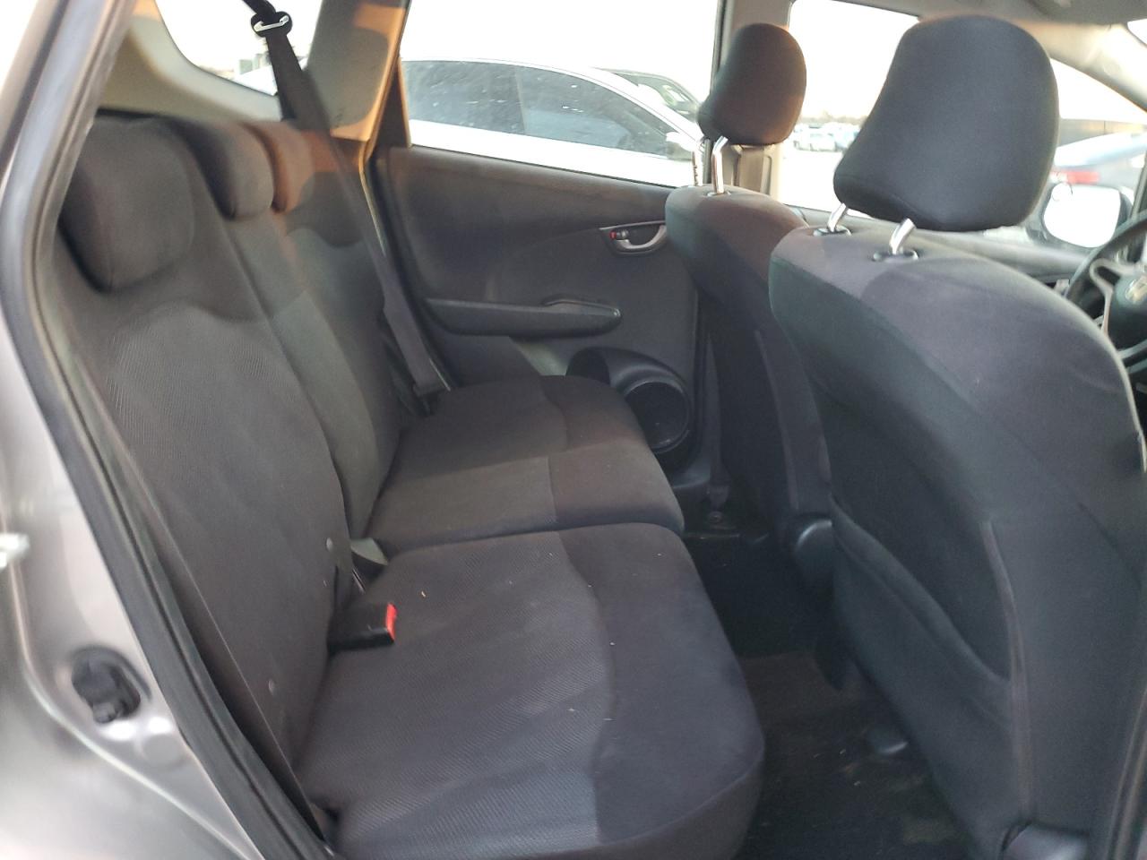 2010 Honda Fit - Image 10
