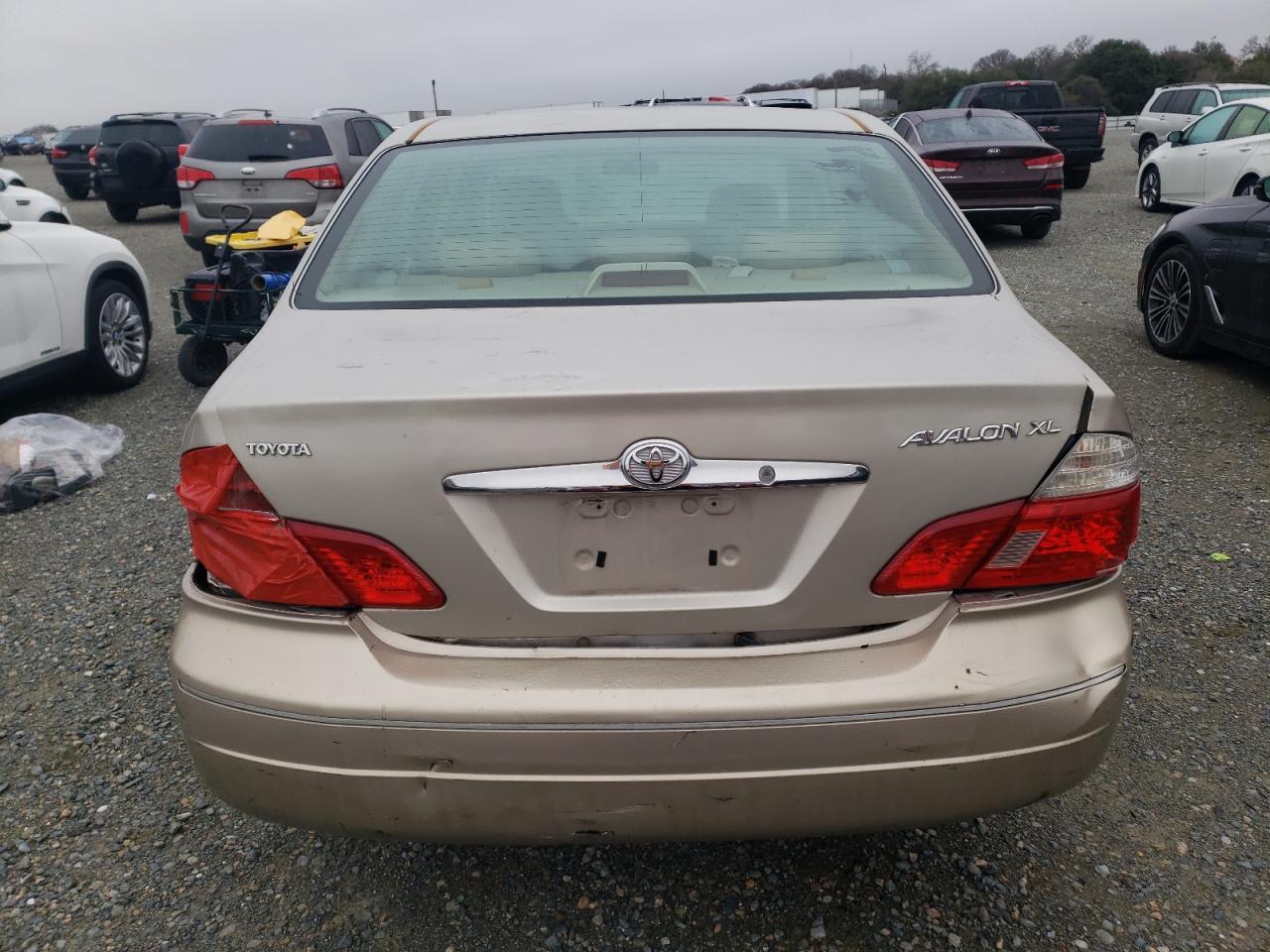 2004 Toyota Avalon - Image 6