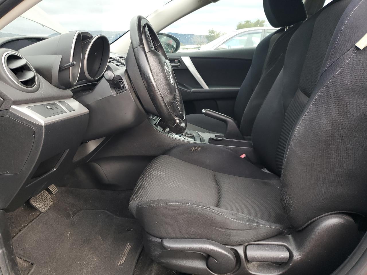 2012 Mazda 3 - Image 7