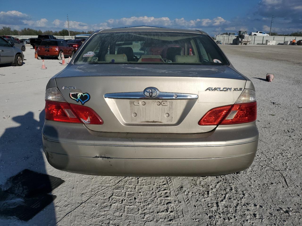 2003 Toyota Avalon - Image 6